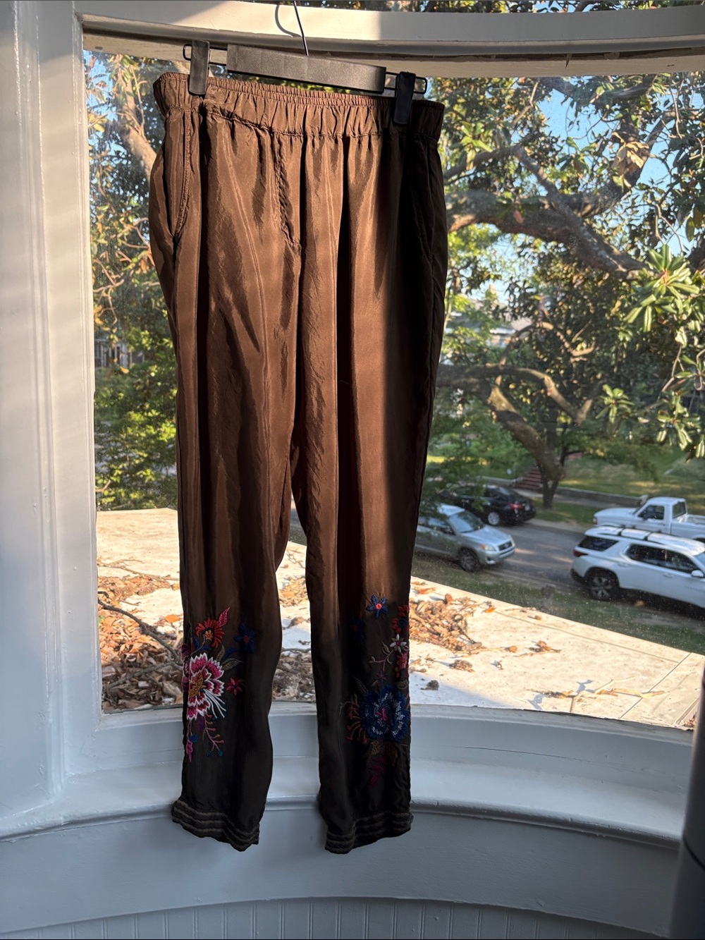 Johnny Was Olive Green Cropped Embroidered Ankle Pants-Size XS